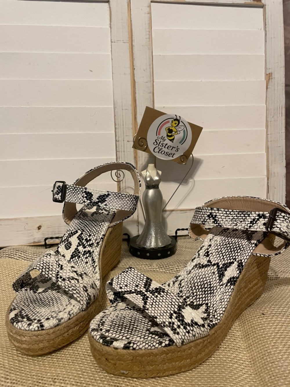 Source Unknown Black and White Snake-Print Espadrille Wedge Sandals